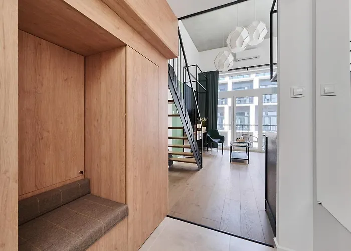 Airport Zarembowicza By Renters Vratislav