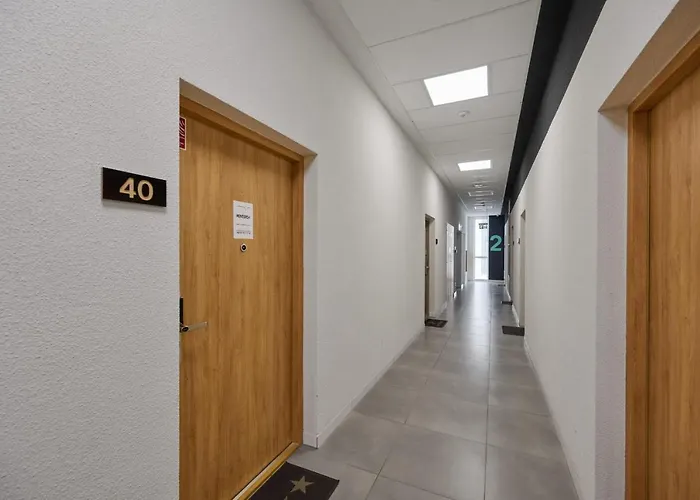 Airport Zarembowicza By Renters Vratislav