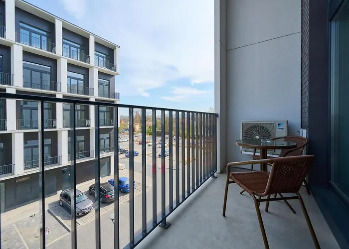 Airport Zarembowicza By Renters Apartmán *