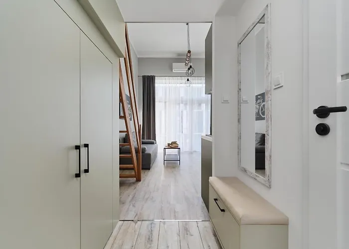 Airport Zarembowicza By Renters Apartmán Vratislav