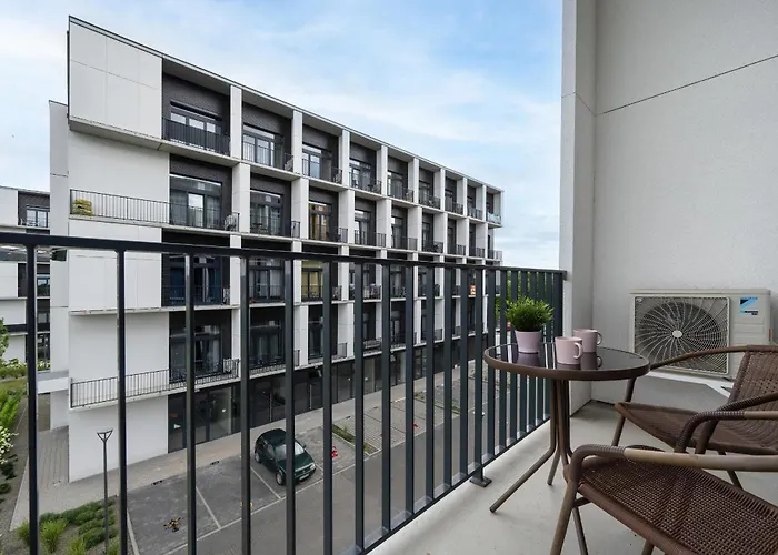 Airport Zarembowicza By Renters Apartmán Vratislav