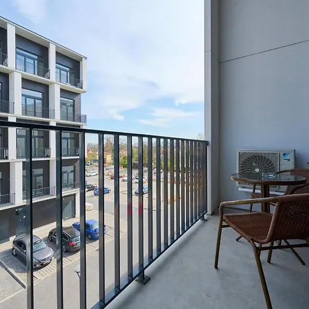 Airport Zarembowicza By Renters Apartment *