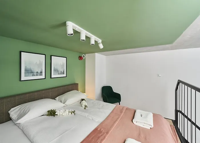 Airport Zarembowicza By Renters *